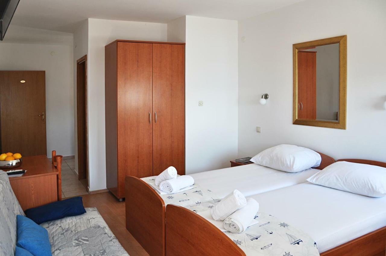 Sunrise Studio Apartments 3 لوكفا روجوزنيكا المظهر الخارجي الصورة